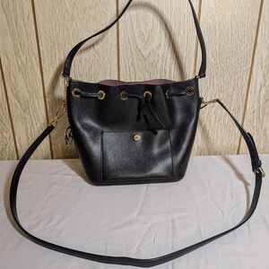 Michael Kors Saffiano Leather Bucket Bag | Black & Gold | Crossbody